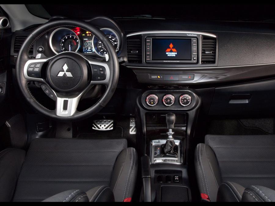  Mitsubishi Lancer Evolution MR Touring 2010 года  (фото 4 из 20)